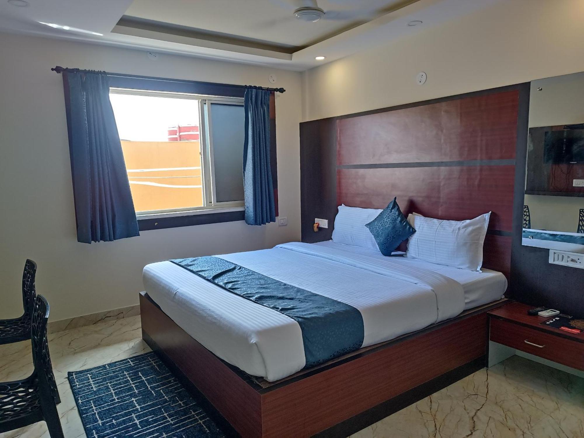 Mom Hotel - Unit Of Mom Hotel Puri Ngoại thất bức ảnh