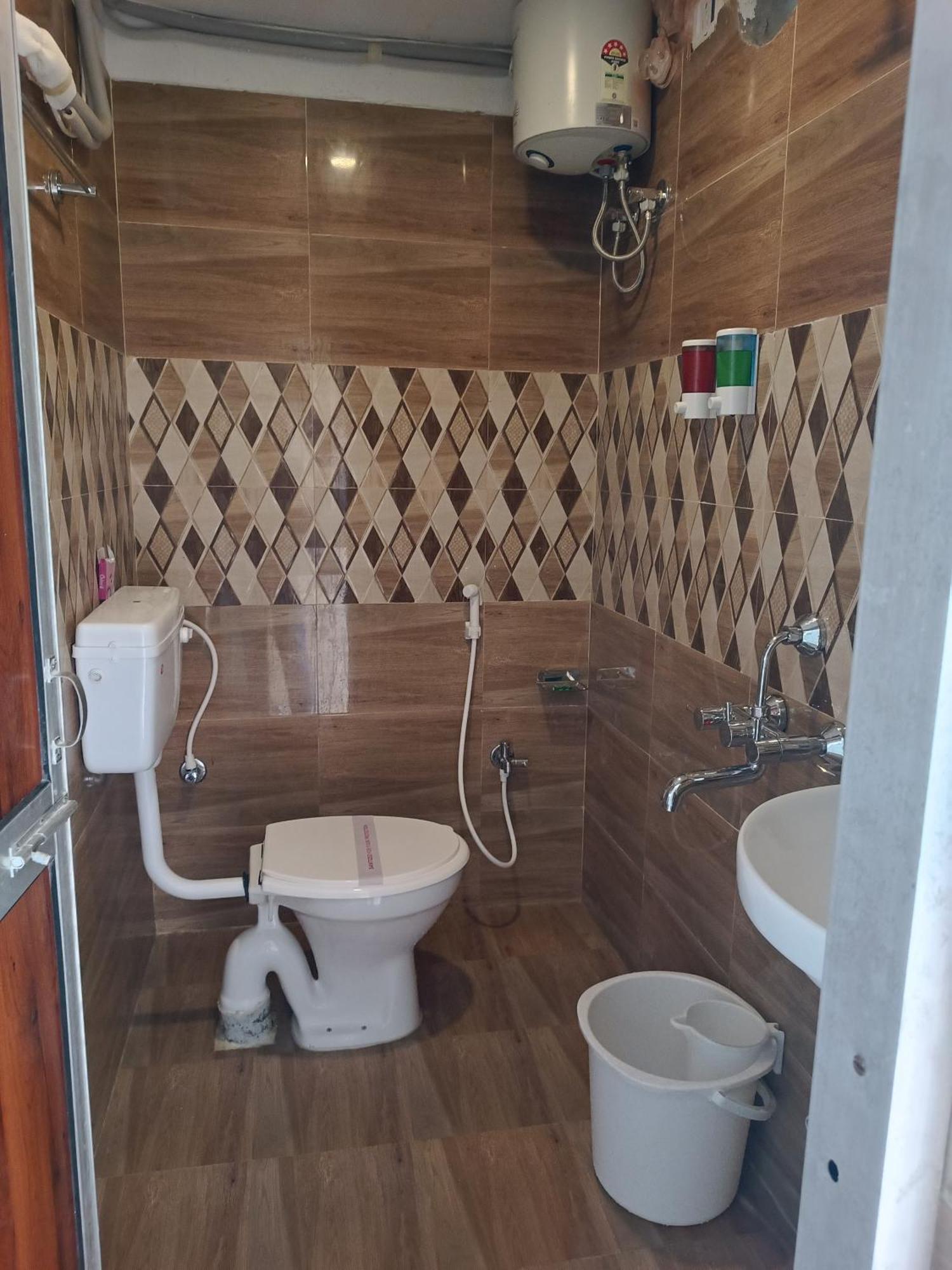 Mom Hotel - Unit Of Mom Hotel Puri Ngoại thất bức ảnh
