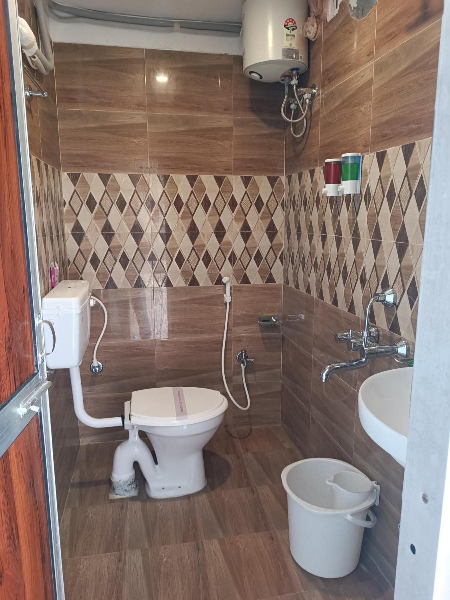Mom Hotel - Unit Of Mom Hotel Puri Ngoại thất bức ảnh