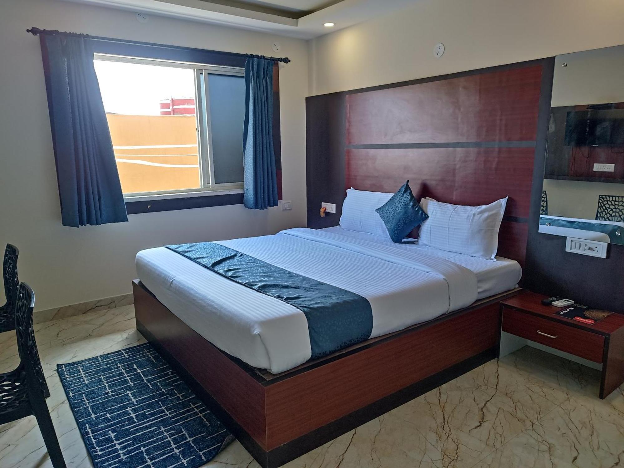 Mom Hotel - Unit Of Mom Hotel Puri Ngoại thất bức ảnh