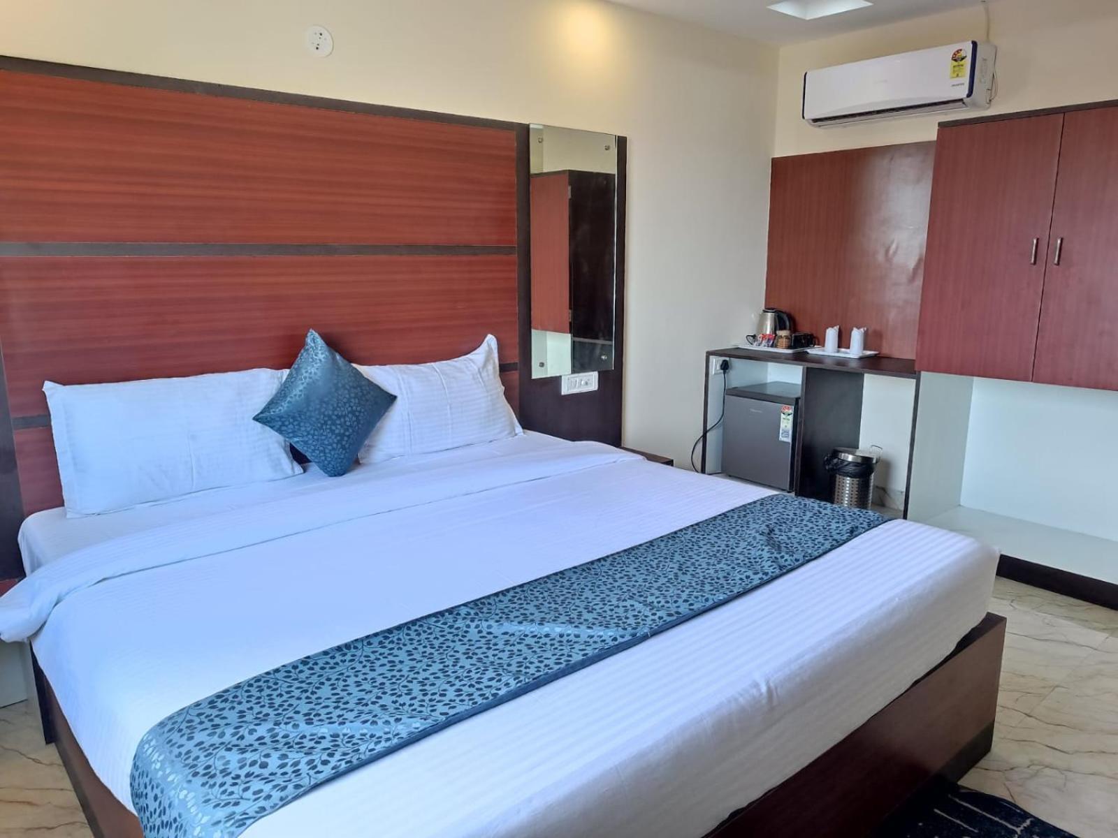 Mom Hotel - Unit Of Mom Hotel Puri Ngoại thất bức ảnh