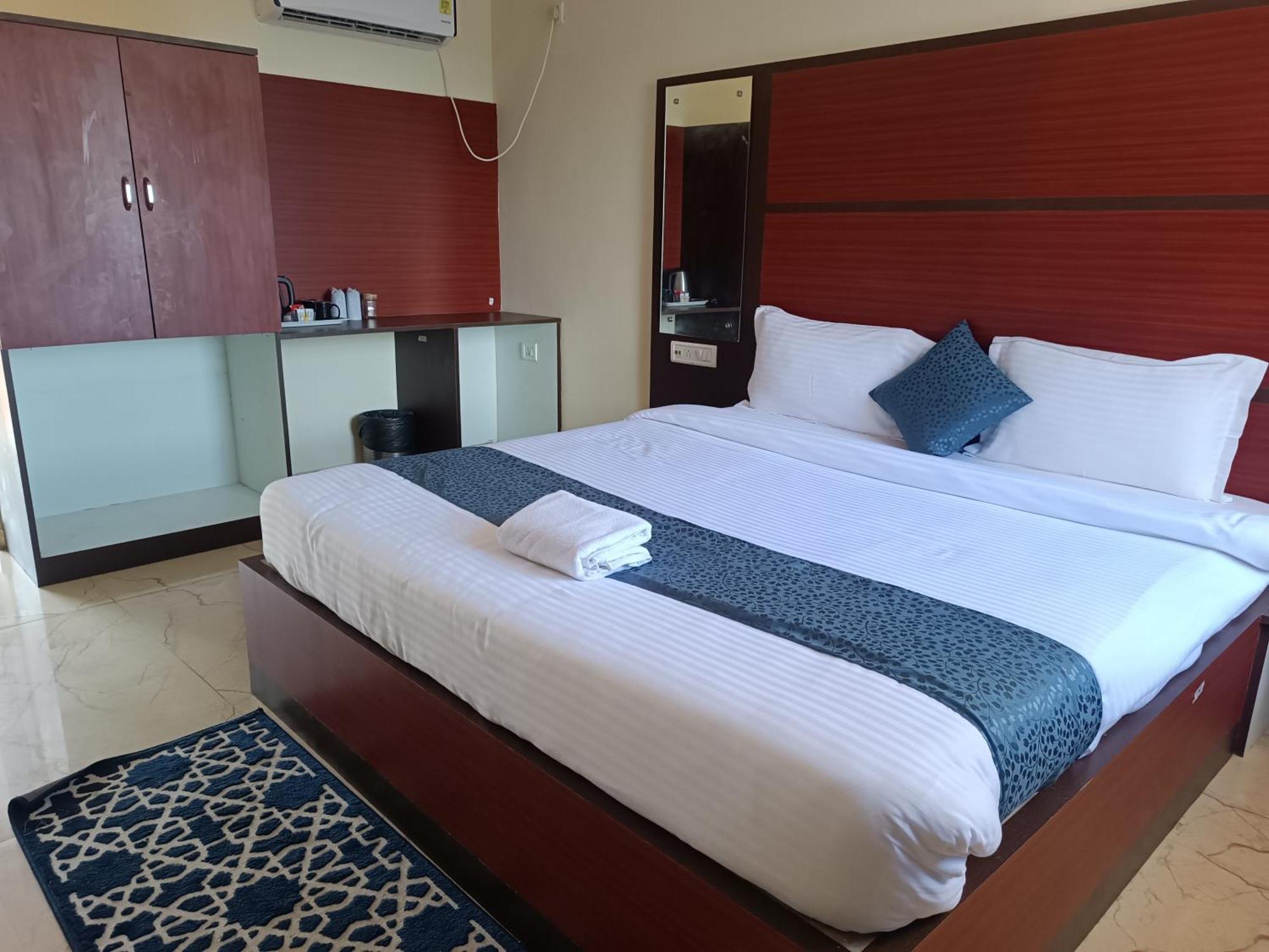 Mom Hotel - Unit Of Mom Hotel Puri Ngoại thất bức ảnh