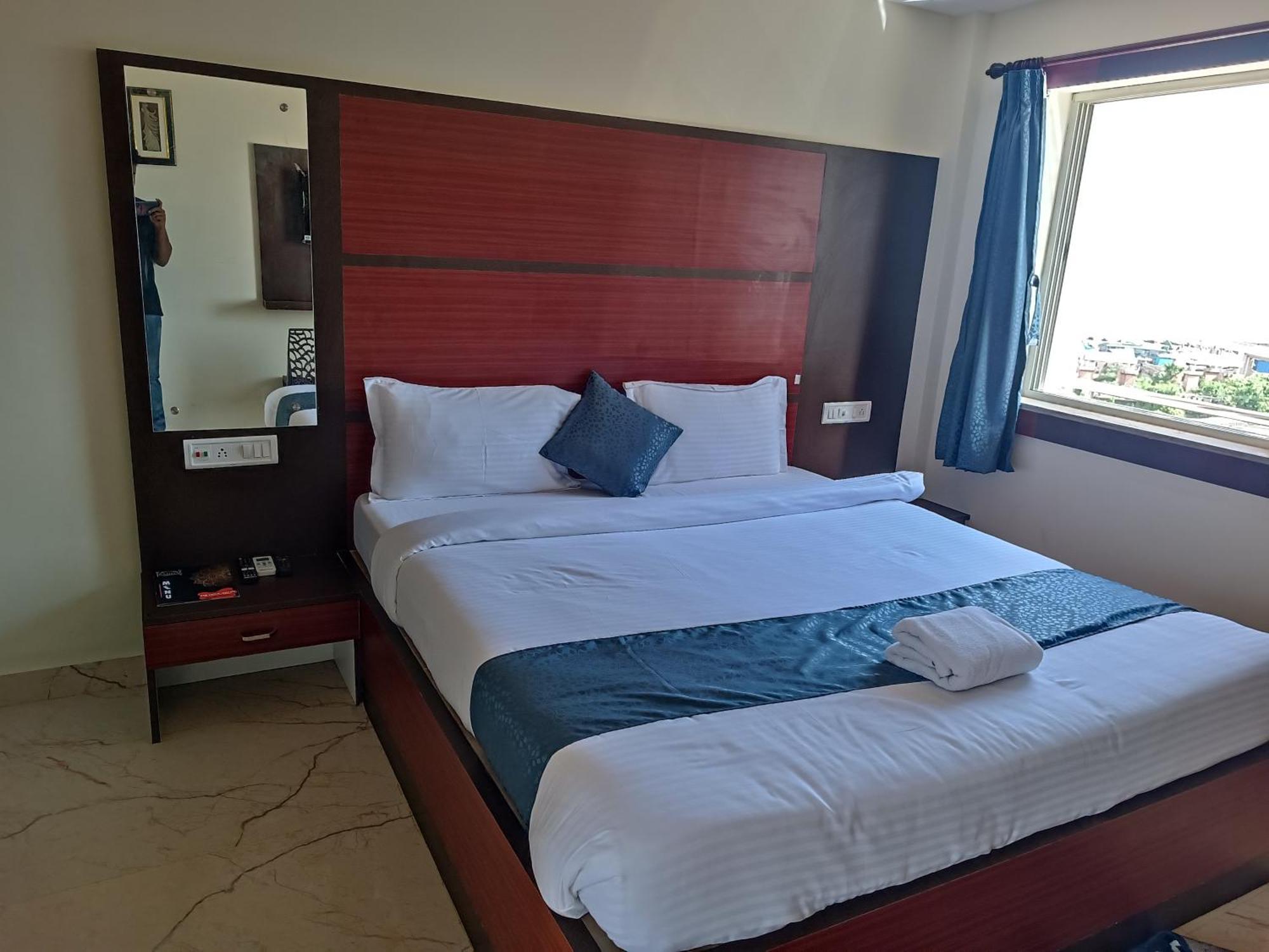 Mom Hotel - Unit Of Mom Hotel Puri Ngoại thất bức ảnh