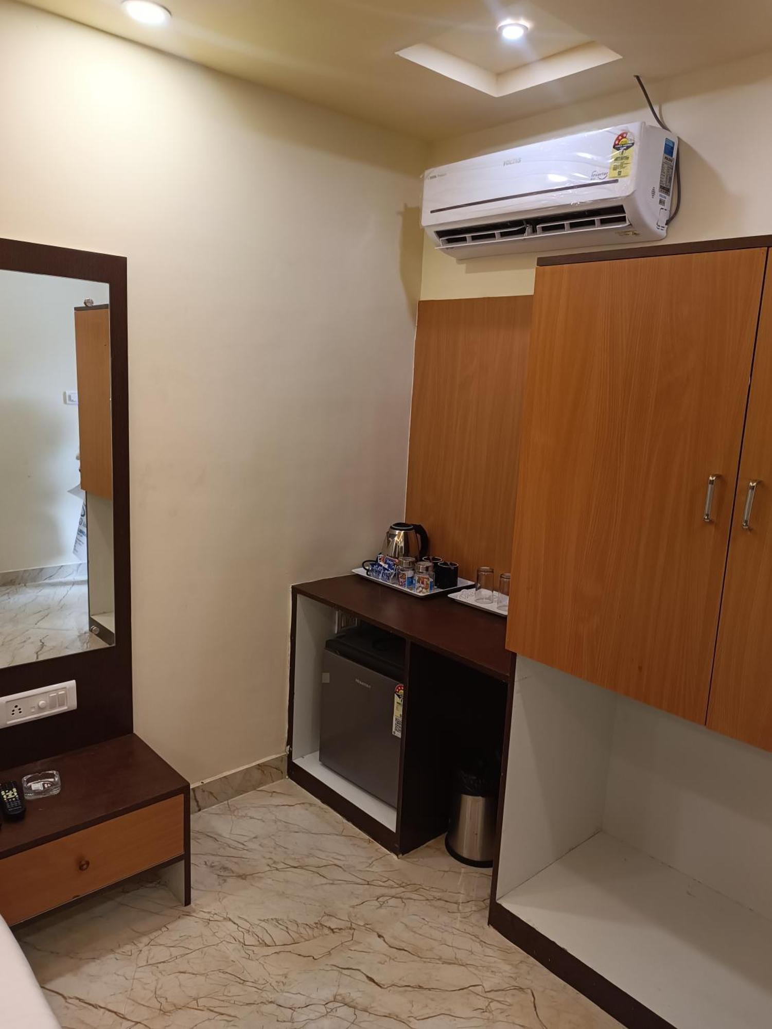 Mom Hotel - Unit Of Mom Hotel Puri Ngoại thất bức ảnh
