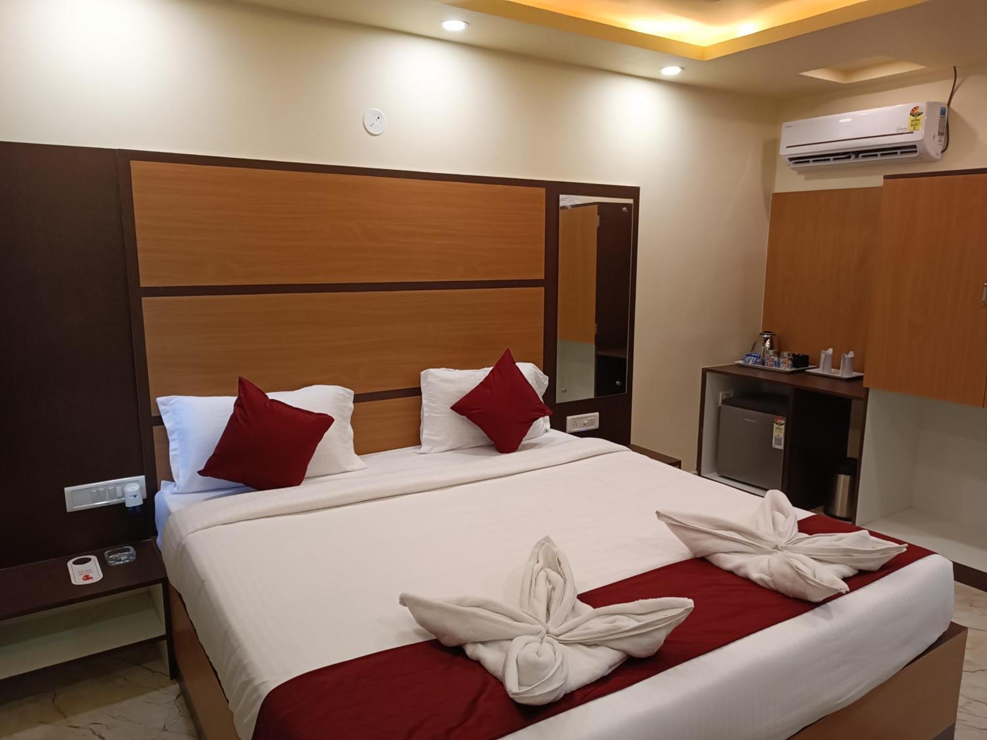 Mom Hotel - Unit Of Mom Hotel Puri Ngoại thất bức ảnh