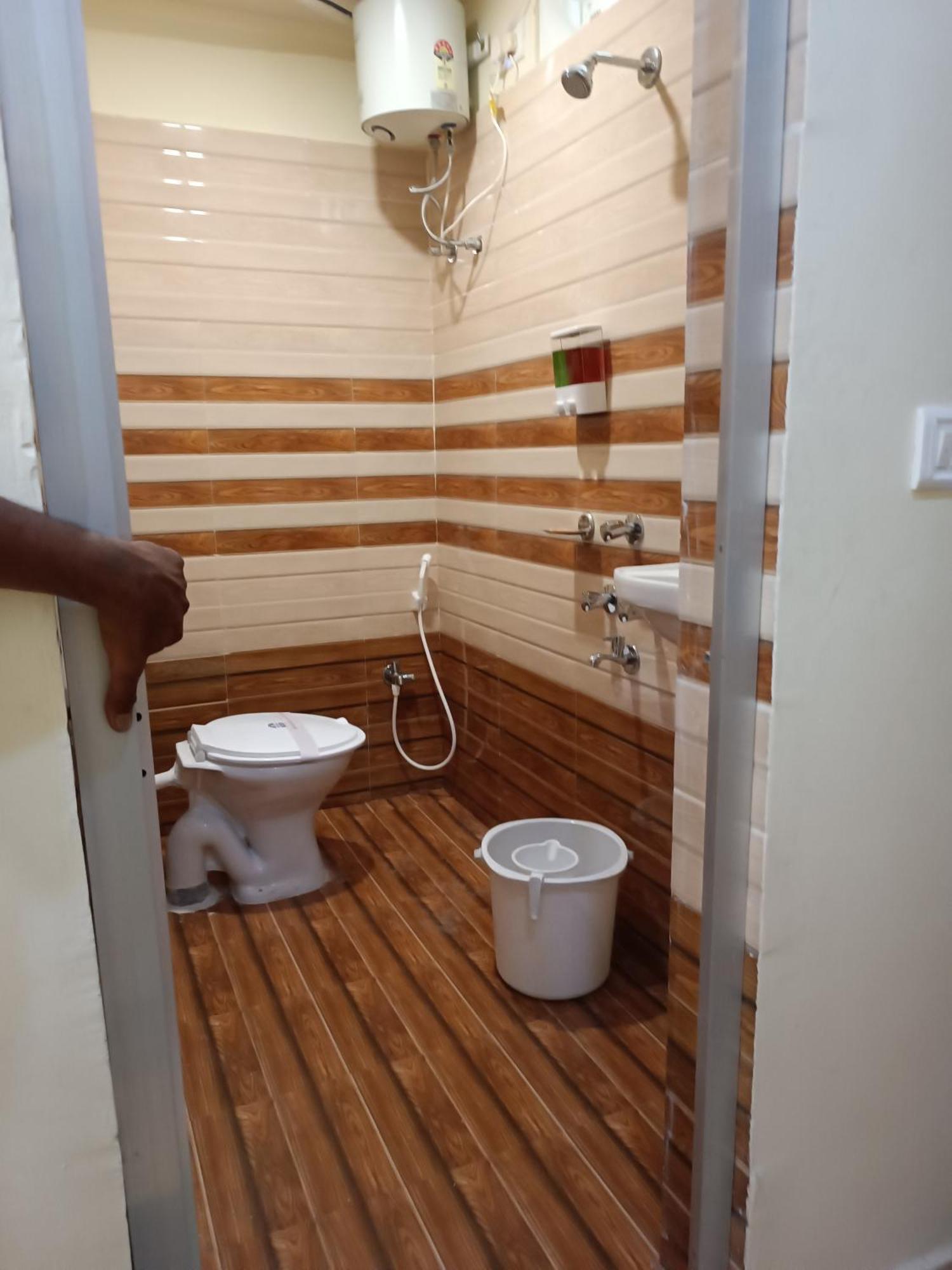 Mom Hotel - Unit Of Mom Hotel Puri Ngoại thất bức ảnh