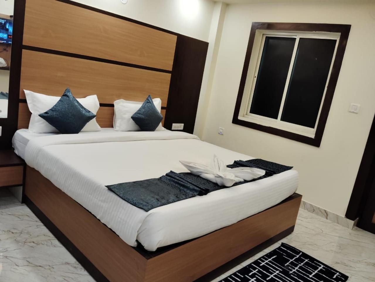 Mom Hotel - Unit Of Mom Hotel Puri Ngoại thất bức ảnh