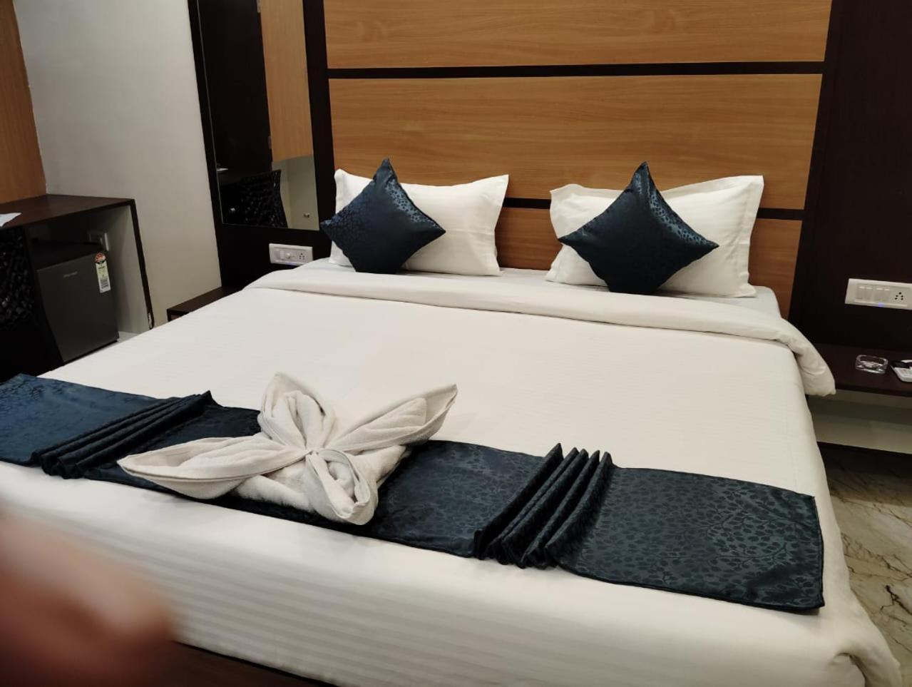 Mom Hotel - Unit Of Mom Hotel Puri Ngoại thất bức ảnh