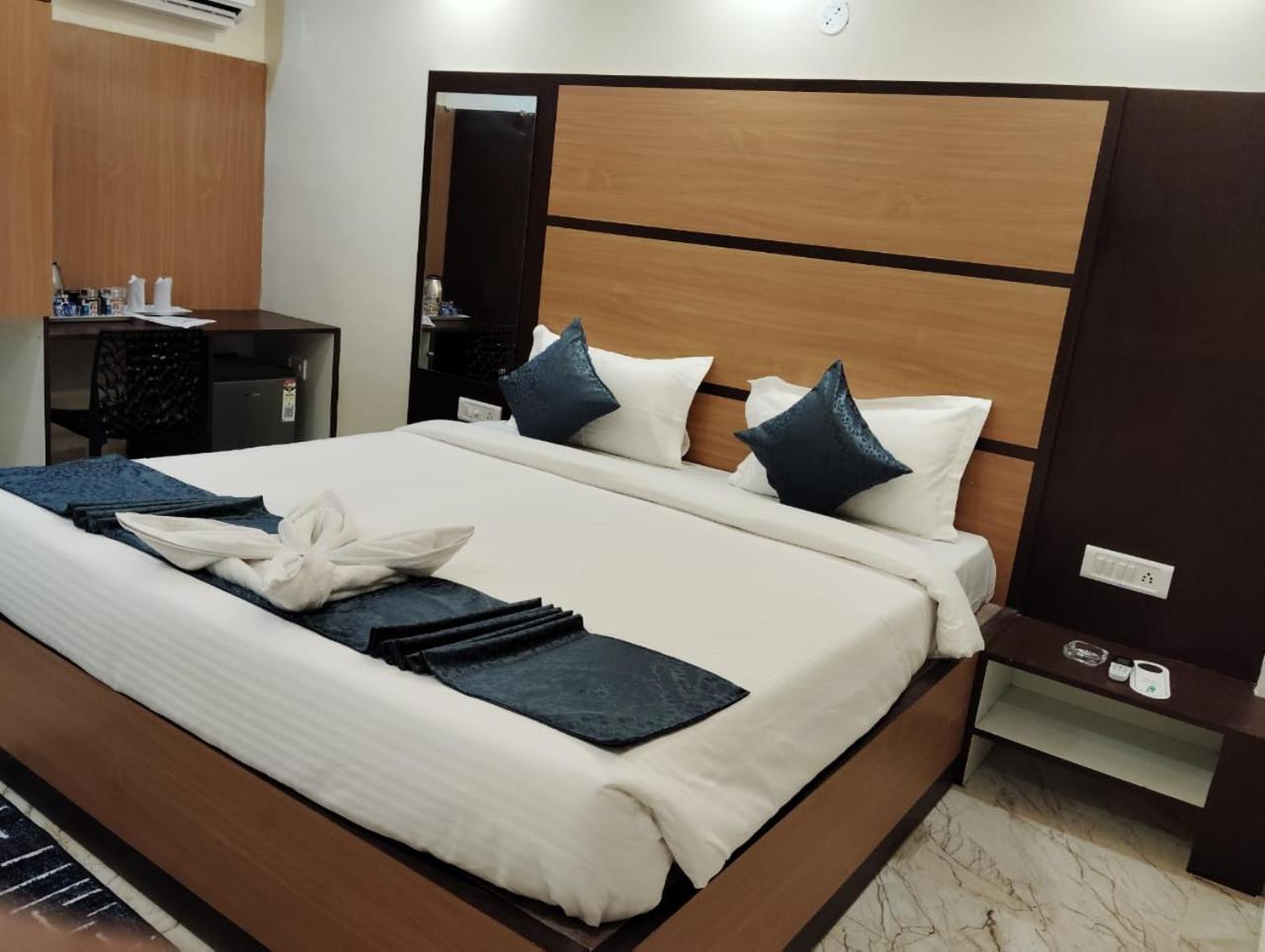Mom Hotel - Unit Of Mom Hotel Puri Ngoại thất bức ảnh